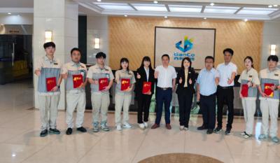 青春筑梦，，，劳动庆幸——记五一劳动模范五四青年表扬运动